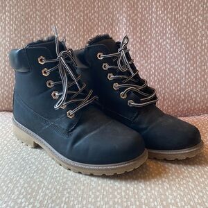 Black Fleece-Lined Lace-Up Winter Boots